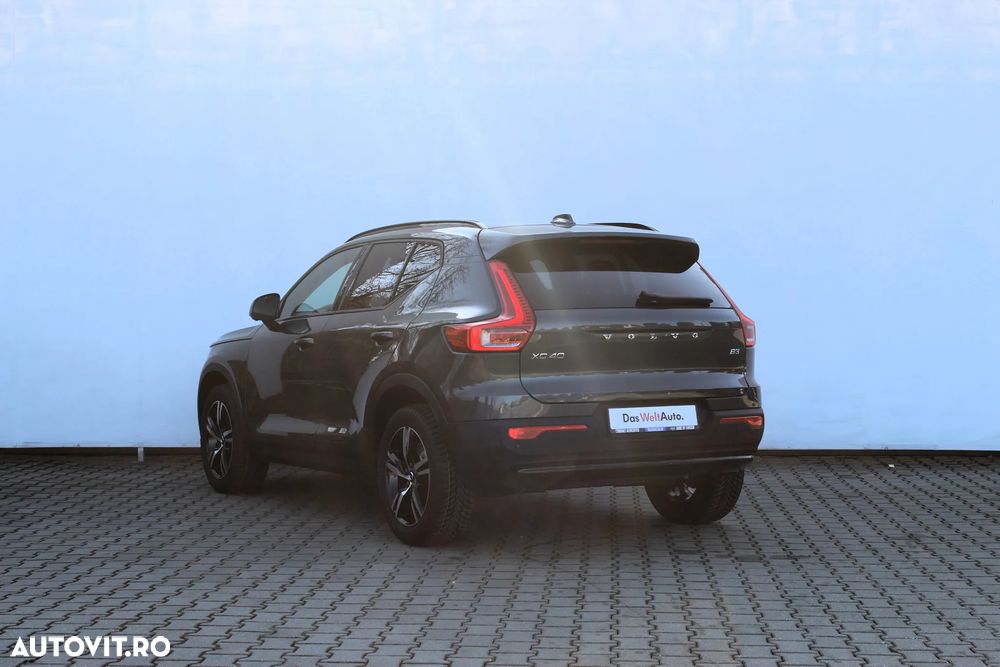 Volvo XC 40 B3 AT FWD MHEV Plus Dark - 7