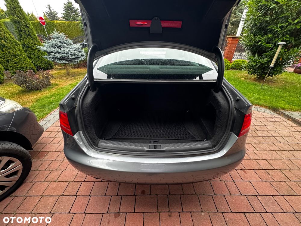 Audi A4 Limousine - 9