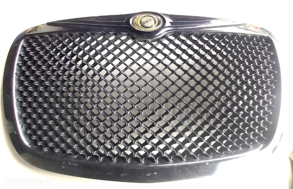 CHRYSLER 300C 04r GRILL ATRAPA