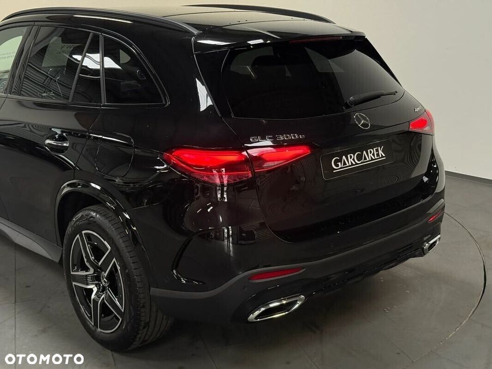 Mercedes-Benz GLC - 22