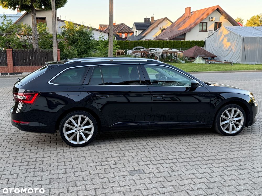 Skoda Superb 2.0 TDI DSG Sportline - 12