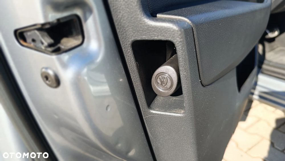 Skoda Superb 2.0 TDI DSG L&K - 20