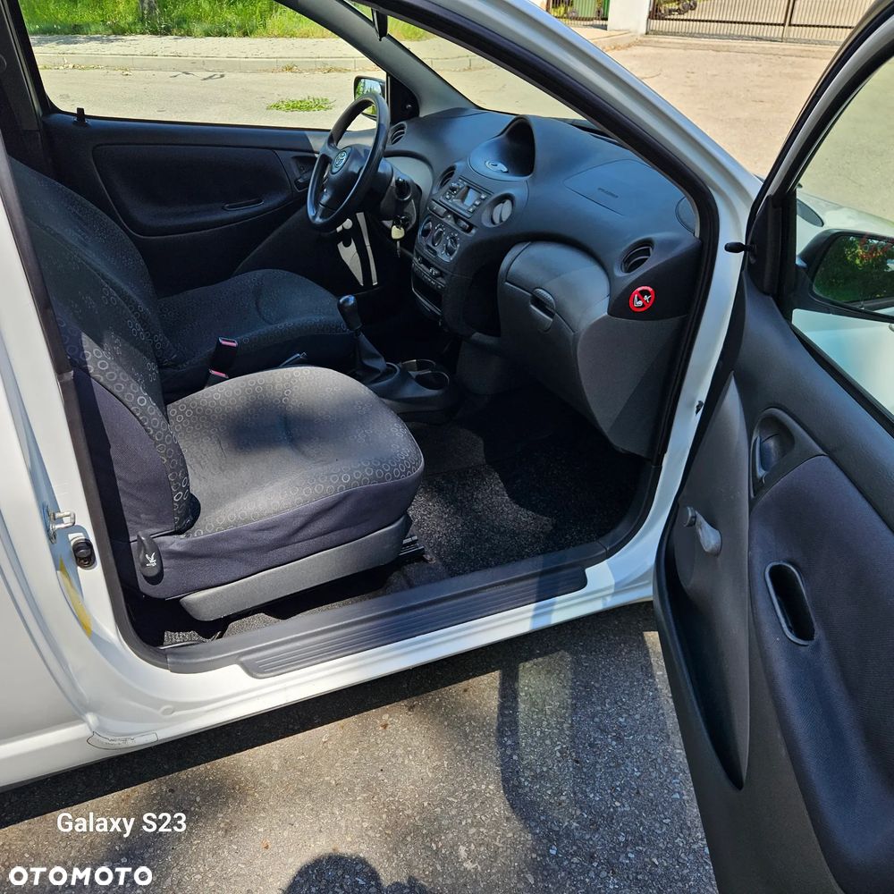 Toyota Yaris 1.0 - 19