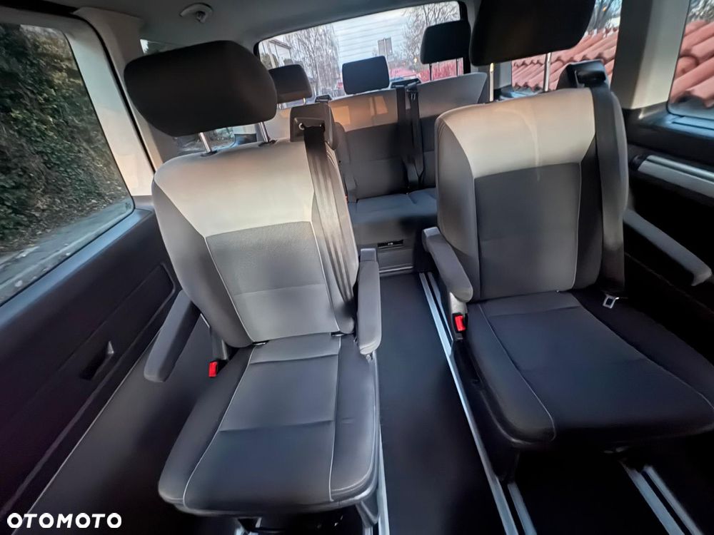 Volkswagen Multivan - 26