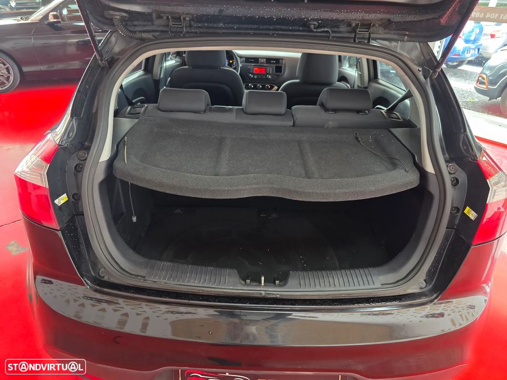 Kia Rio 1.1 CRDi - 27