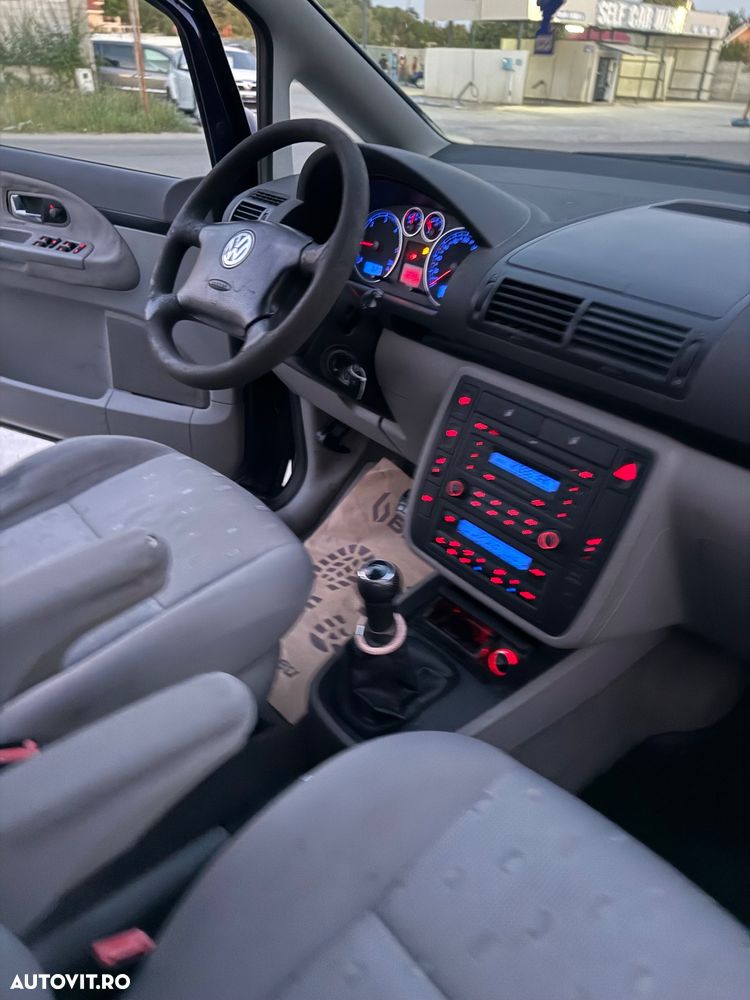 Volkswagen Sharan 1.9 TDI United II - 11