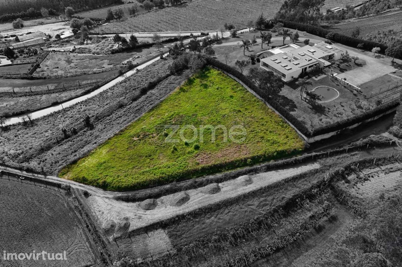 Terreno com 3800m² - Grande imagem: 2/17