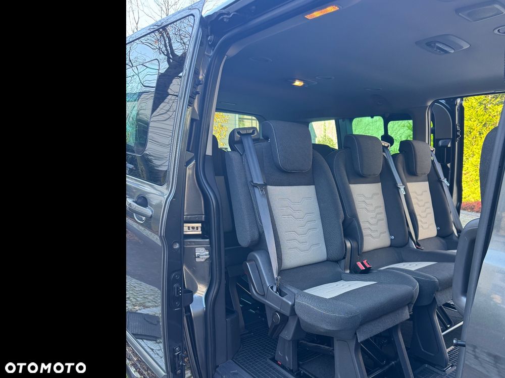Ford Tourneo Custom - 11