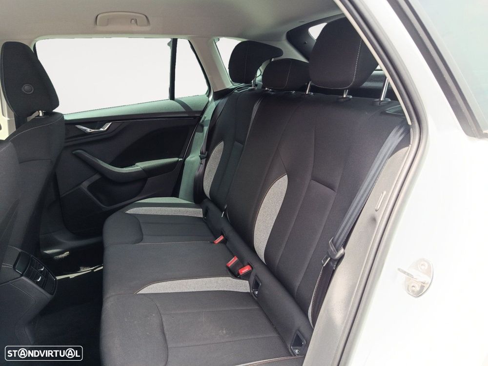 Skoda Kamiq 1.0 TSI DSG - 13