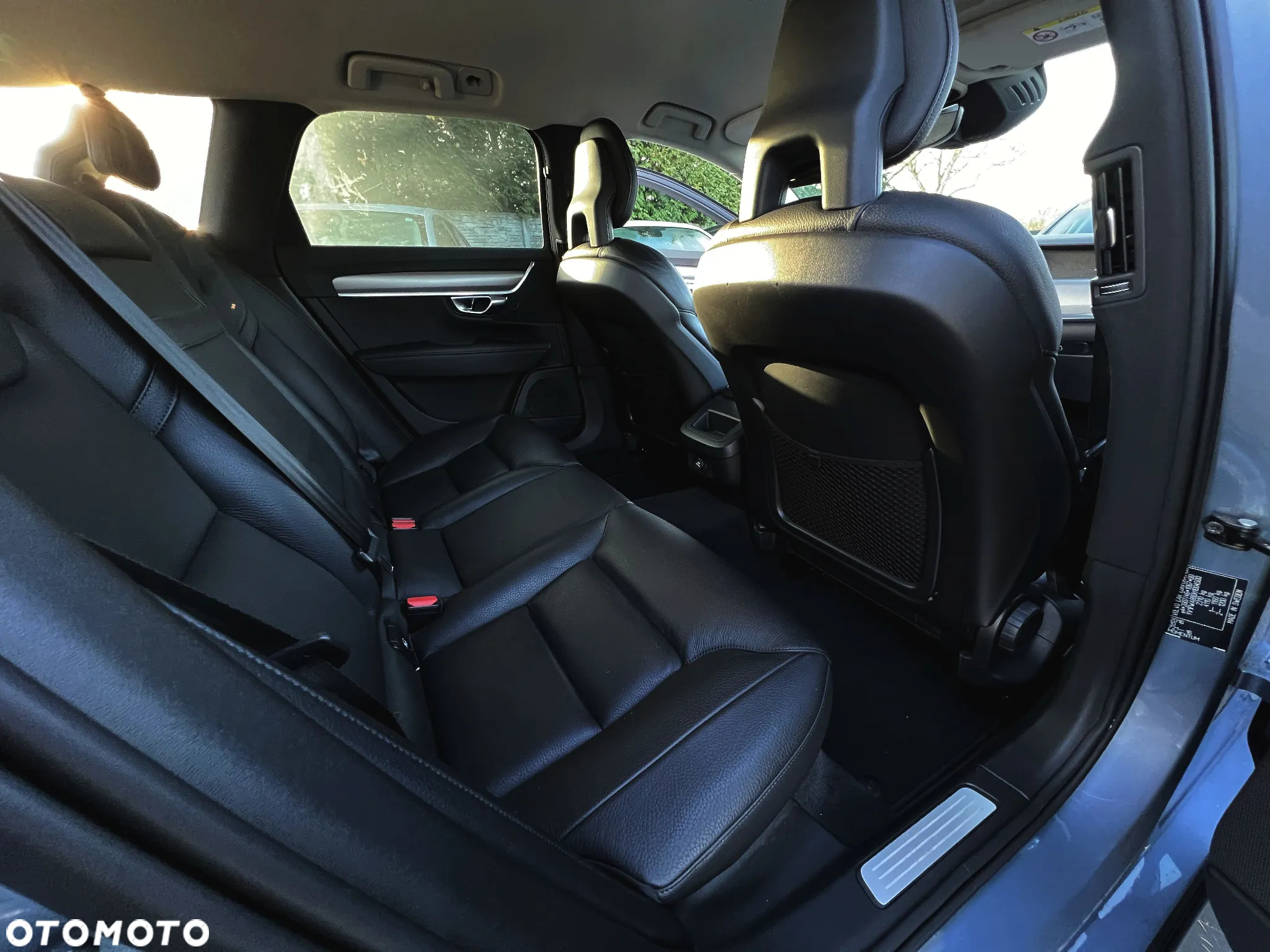 Volvo V90 D4 Momentum Pro - 35