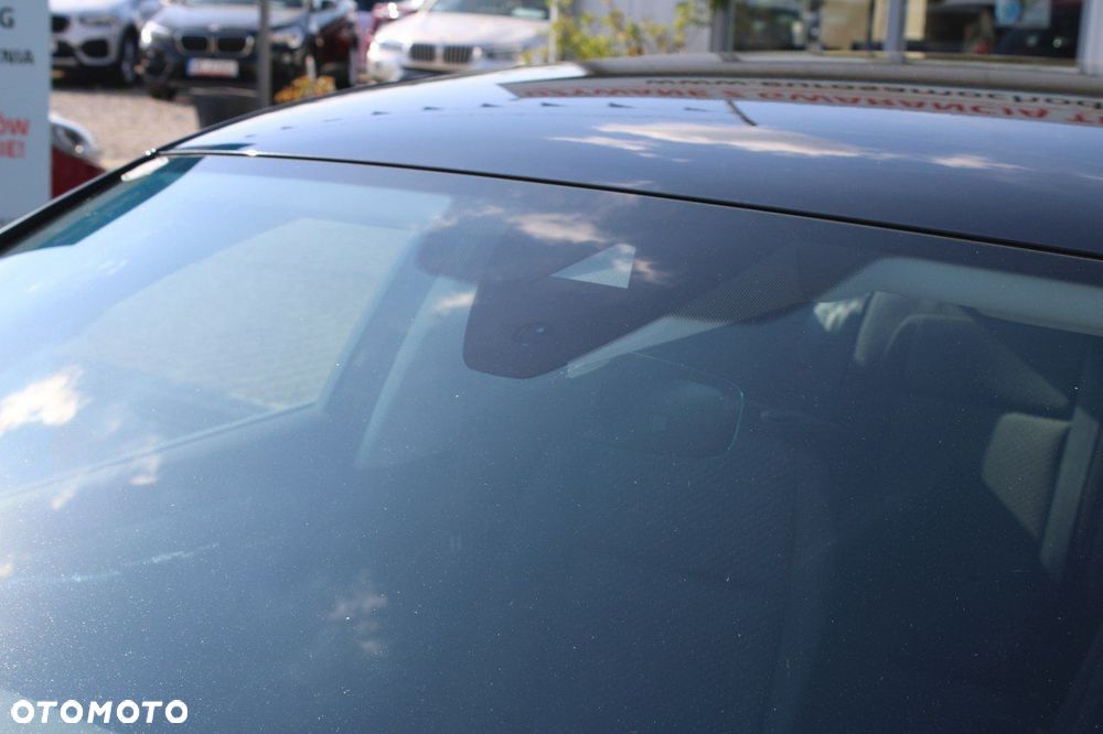 Volkswagen Passat - 13