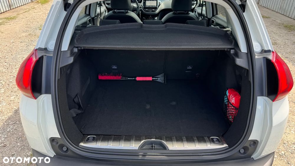 Peugeot 2008 1.2 PureTech Allure S&S - 26