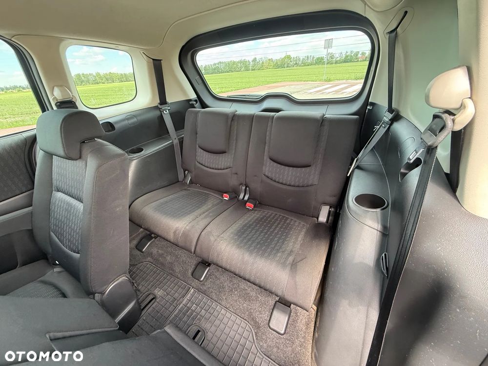 Mazda 5 - 18