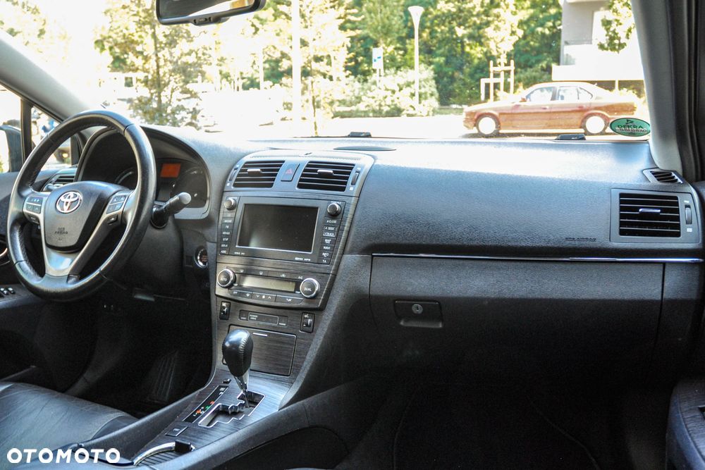 Toyota Avensis - 11
