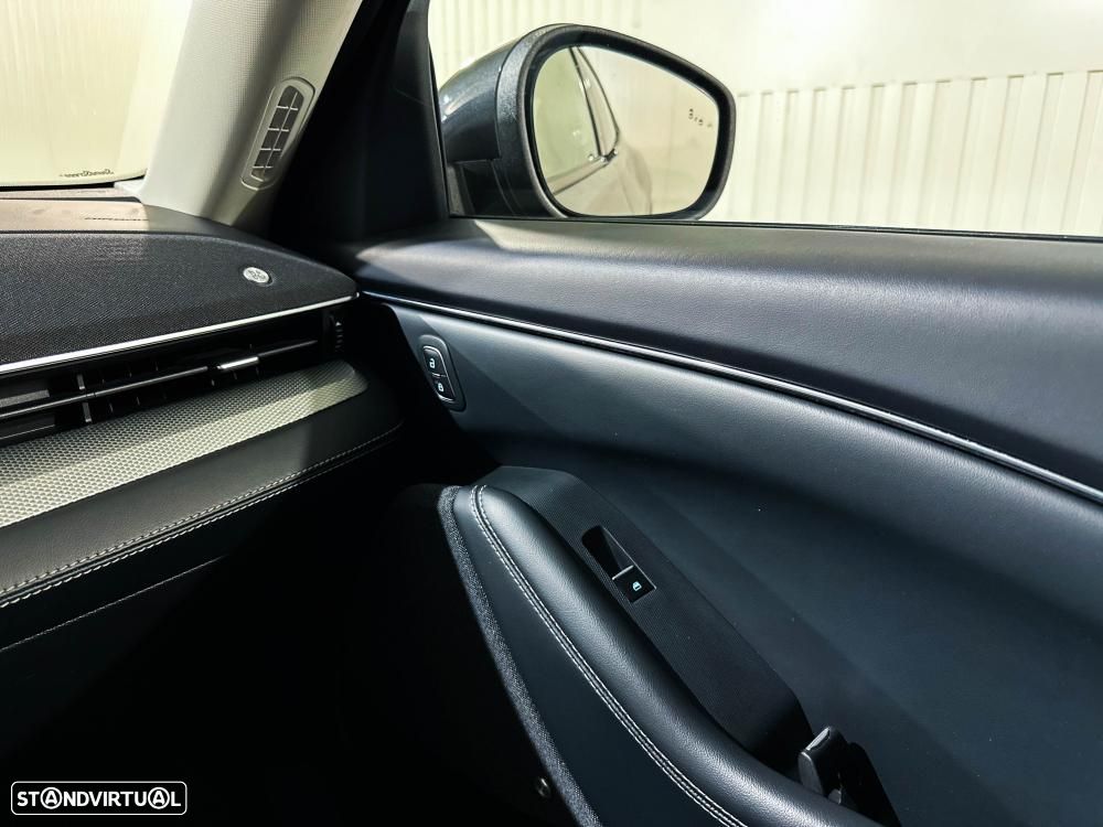 Ford Mustang Mach-E 98.7 kWh Premium AWD - 31