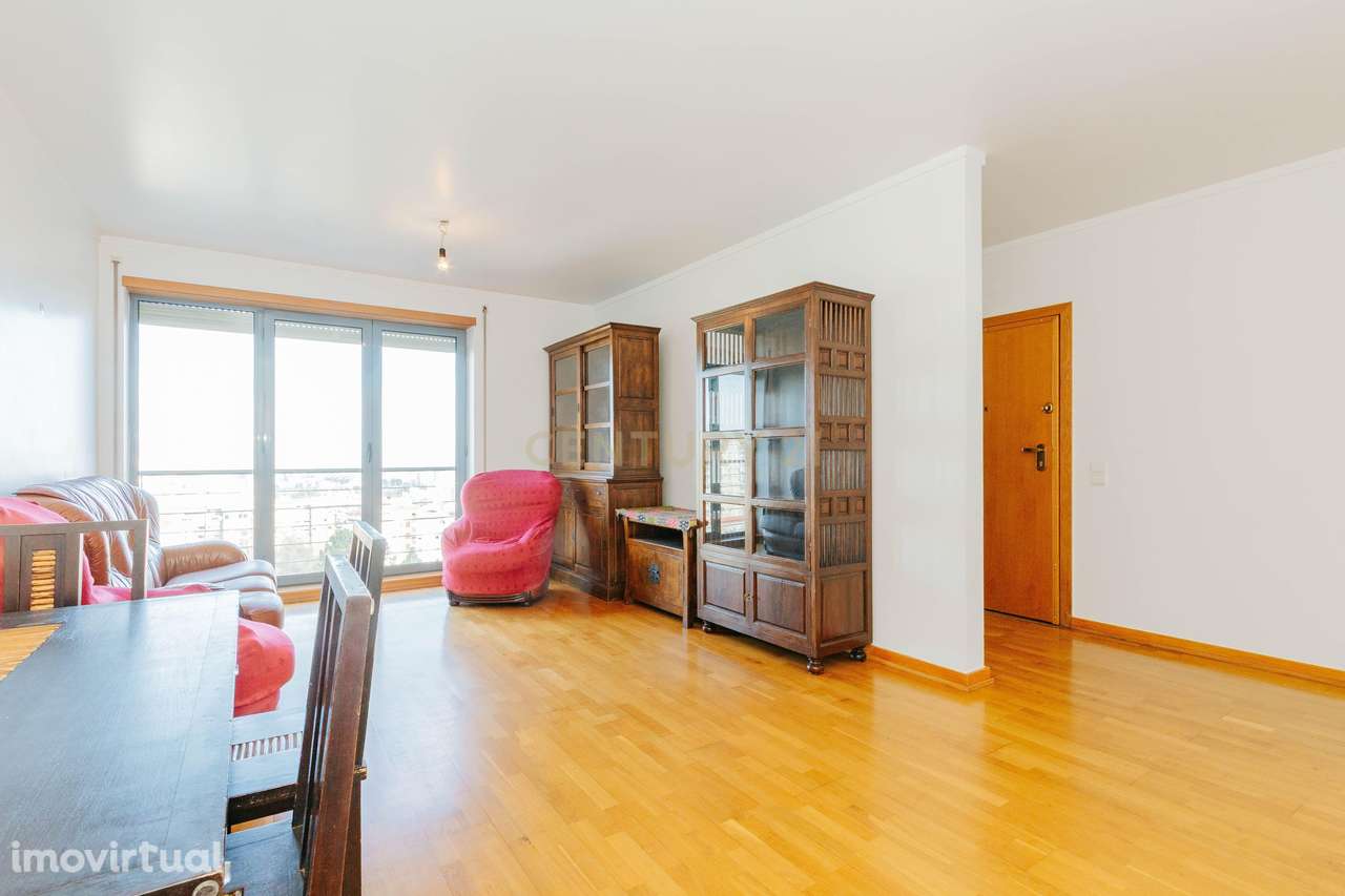 Apartamento T4 com Estacionamento no Spacio Shopping a 5 minutos do Ae - Grande imagem: 4/41