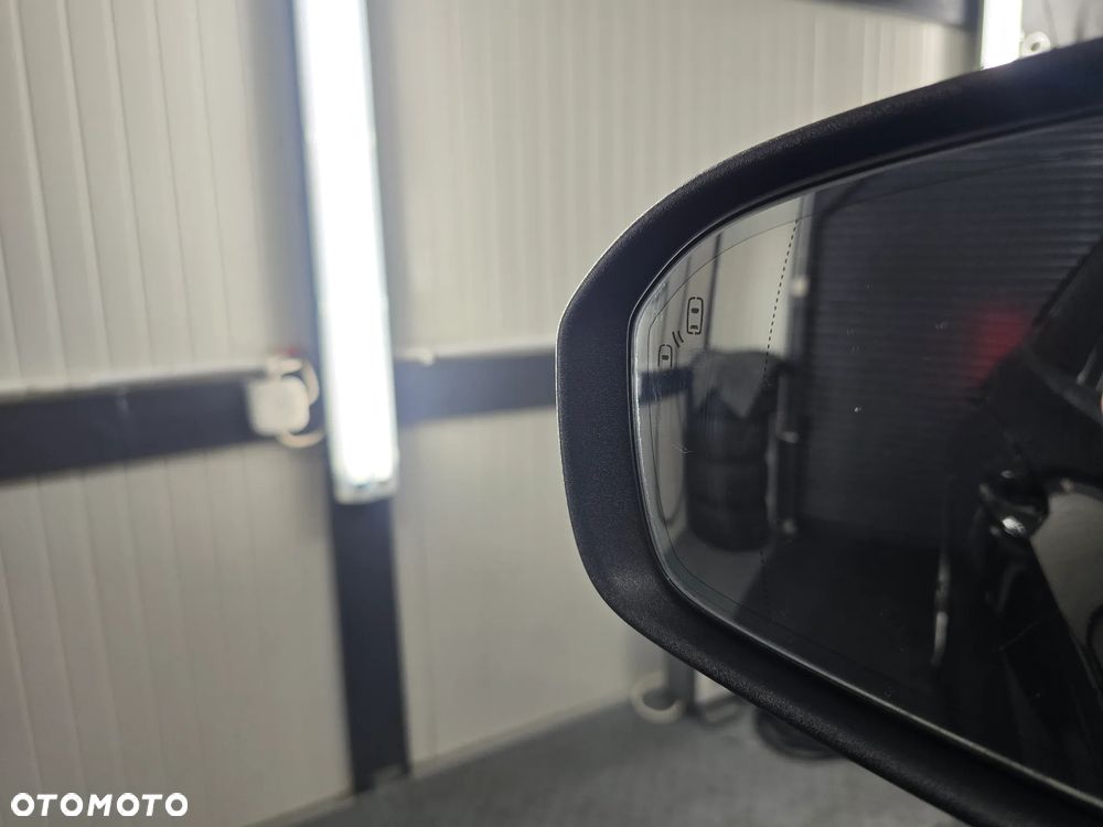 Ford Mondeo - 36