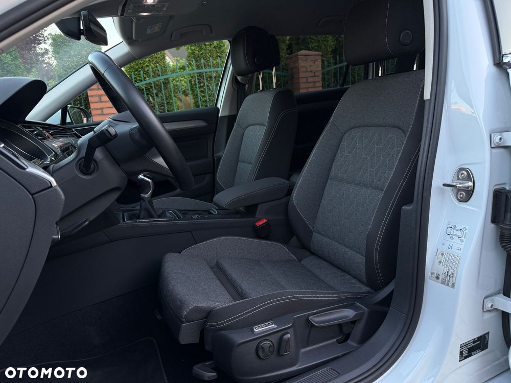 Volkswagen Passat 1.5 TSI EVO Business - 11