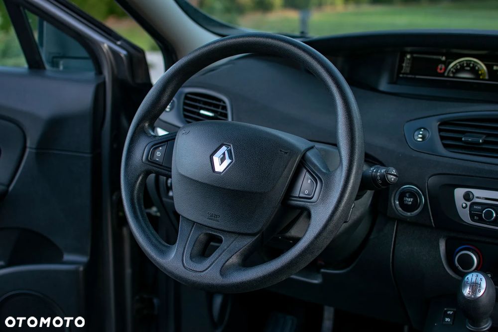 Renault Scenic - 31
