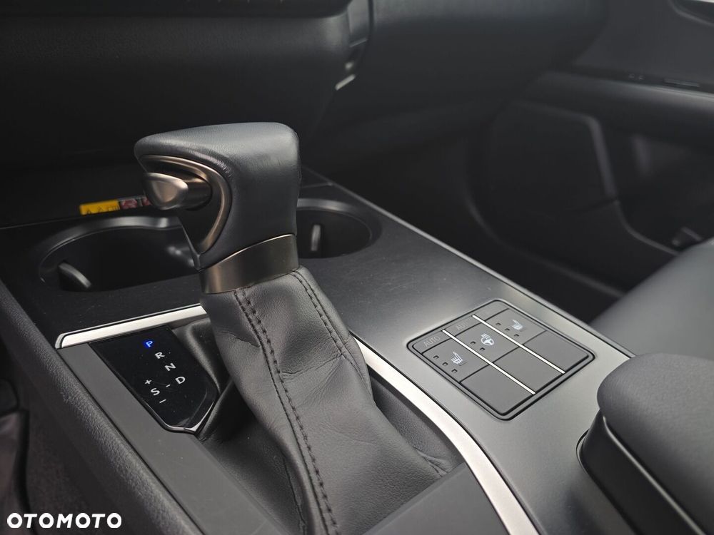 Lexus UX 250h GPF F Sport Design 2WD - 15