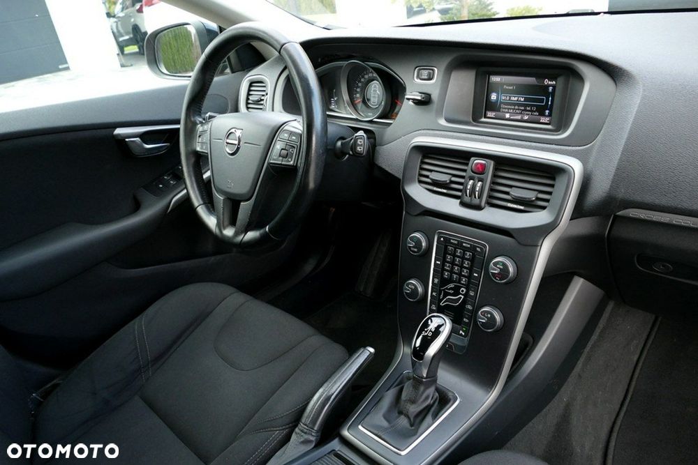 Volvo V40 Cross Country - 23