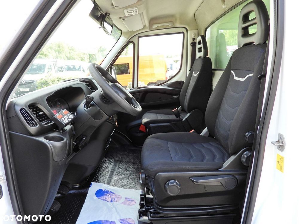 Iveco DAILY 35C14 CHŁODNIA KONTENER -10*C ZASILANIE 230V TEMPOMAT BLIŹNIACZE KOŁA KLIMATYZACJA  140KM - 30