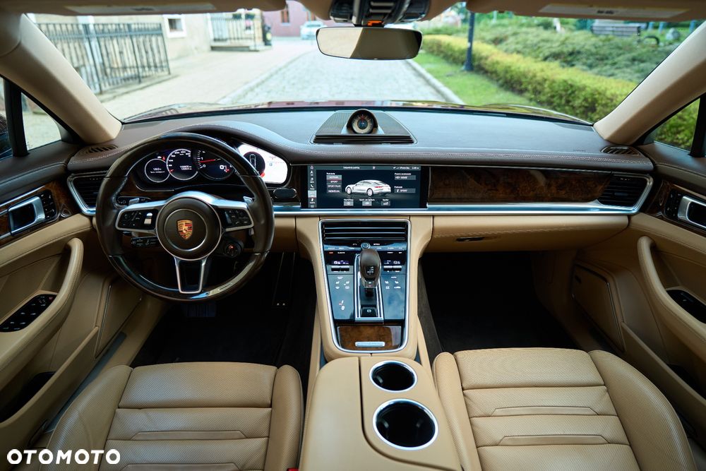 Porsche Panamera 4S - 30