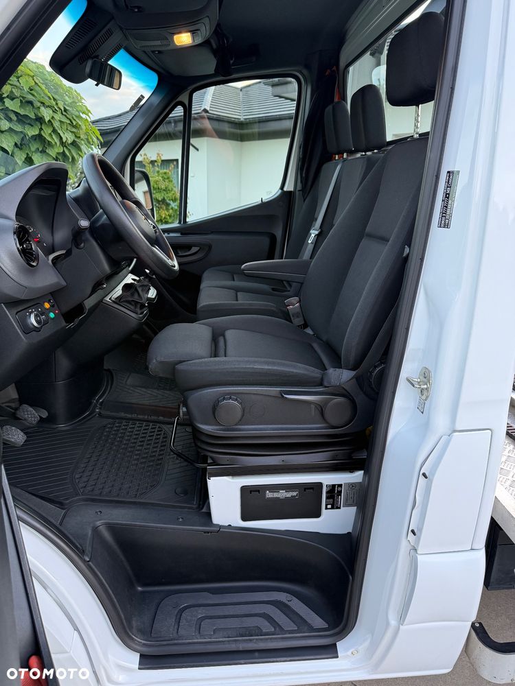 Mercedes-Benz Sprinter - 17