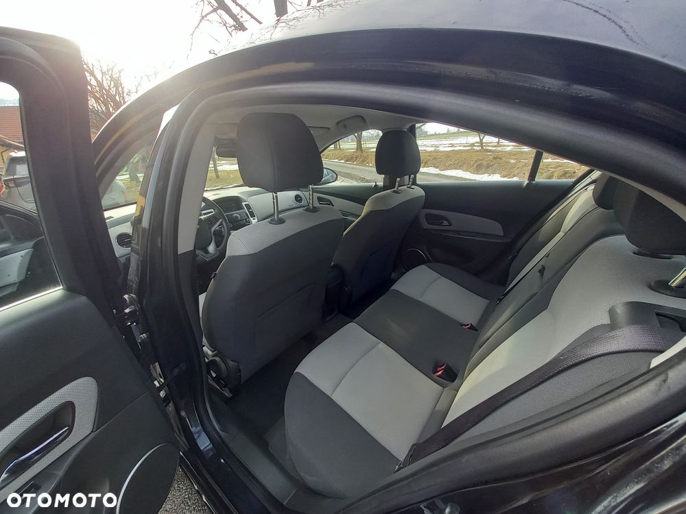 Chevrolet Cruze - 10
