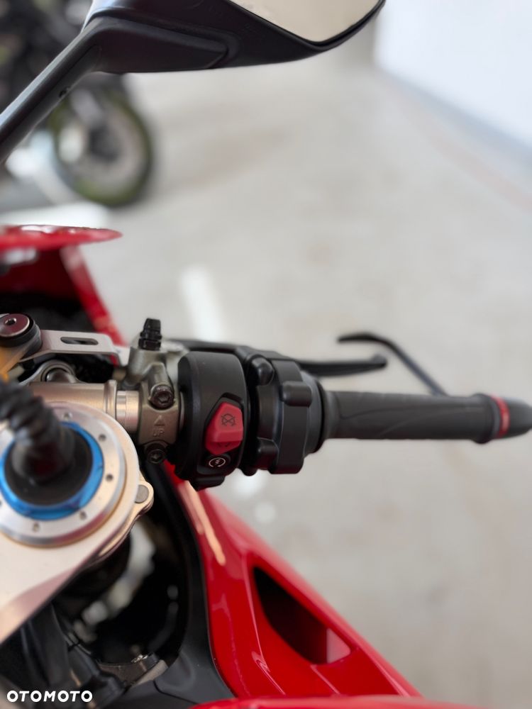 Ducati Panigale V4S - 36
