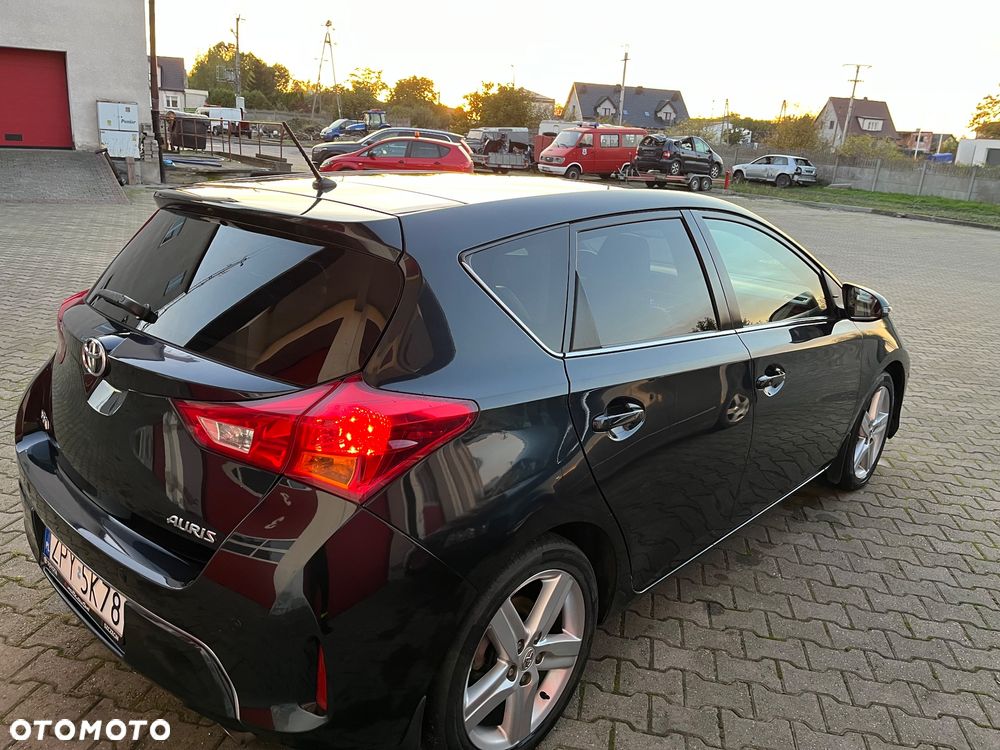 Toyota Auris 1.6 Premium + - 9