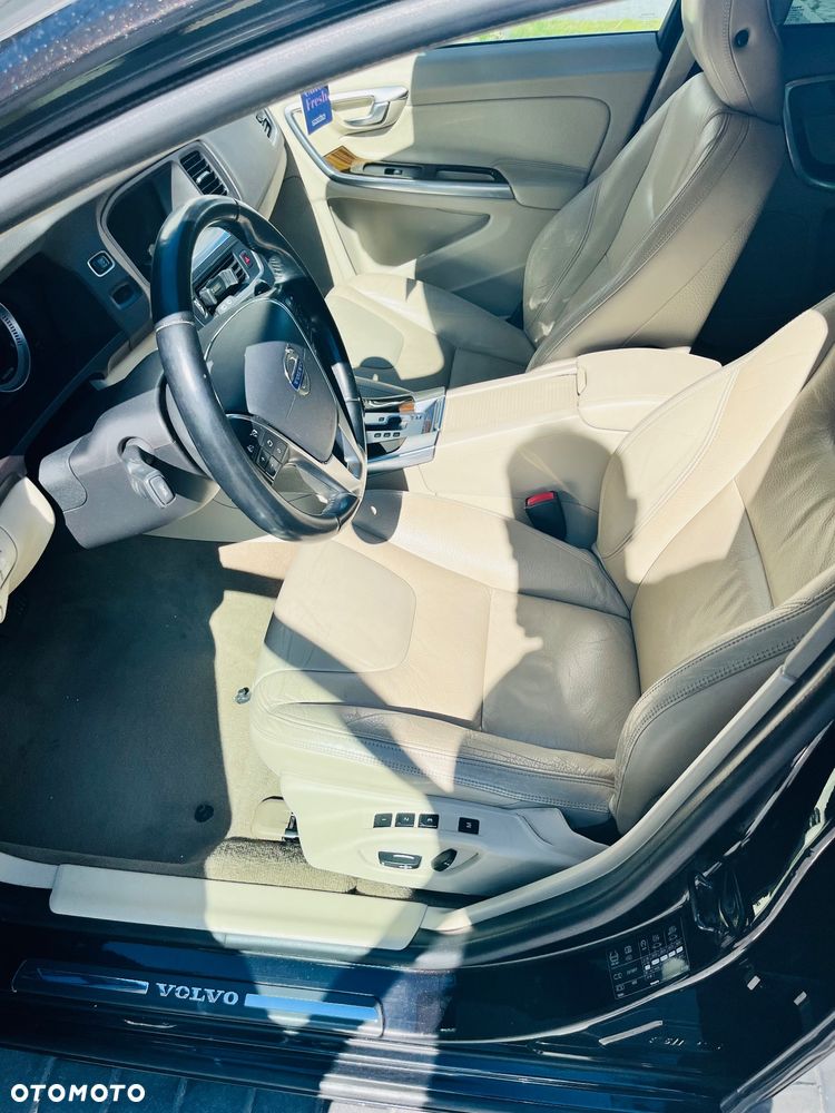 Volvo V60 D3 Geartronic Momentum - 17