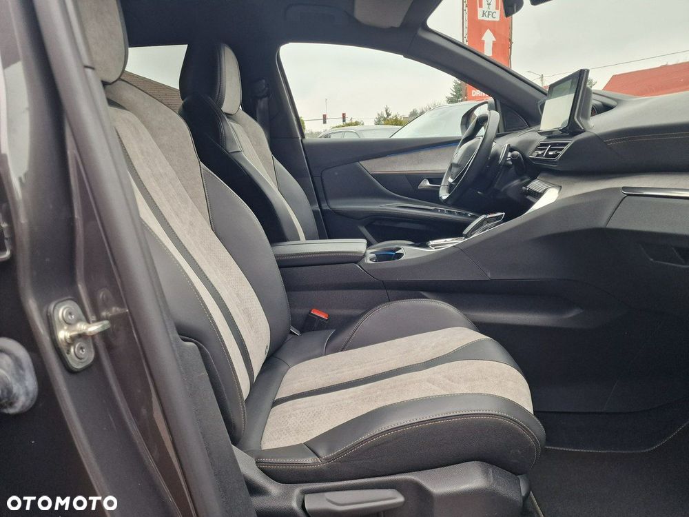 Peugeot 3008 1.6 PureTech HYbrid GT Line S&S EAT8 - 21