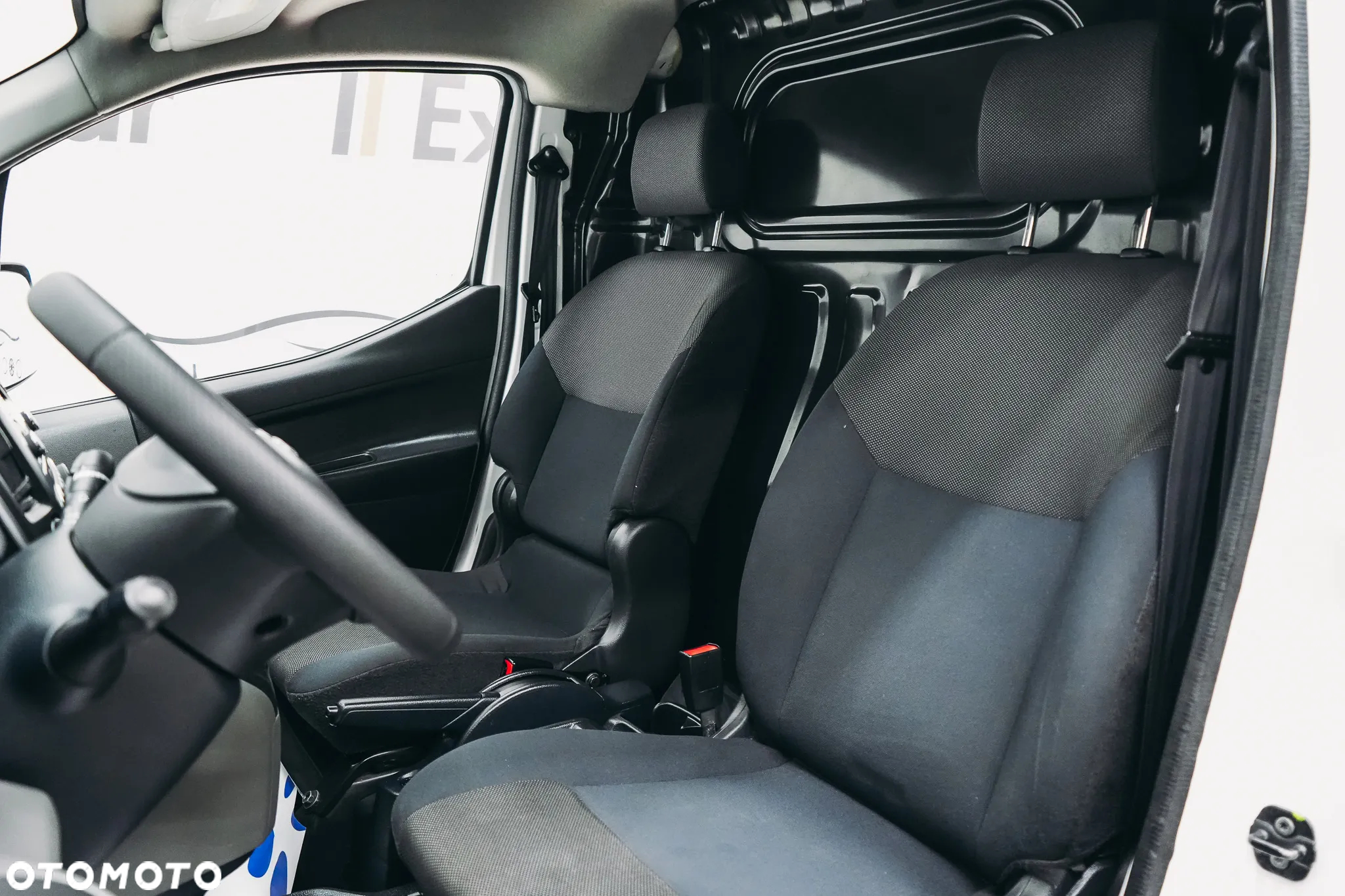 Nissan e-NV200 - 15