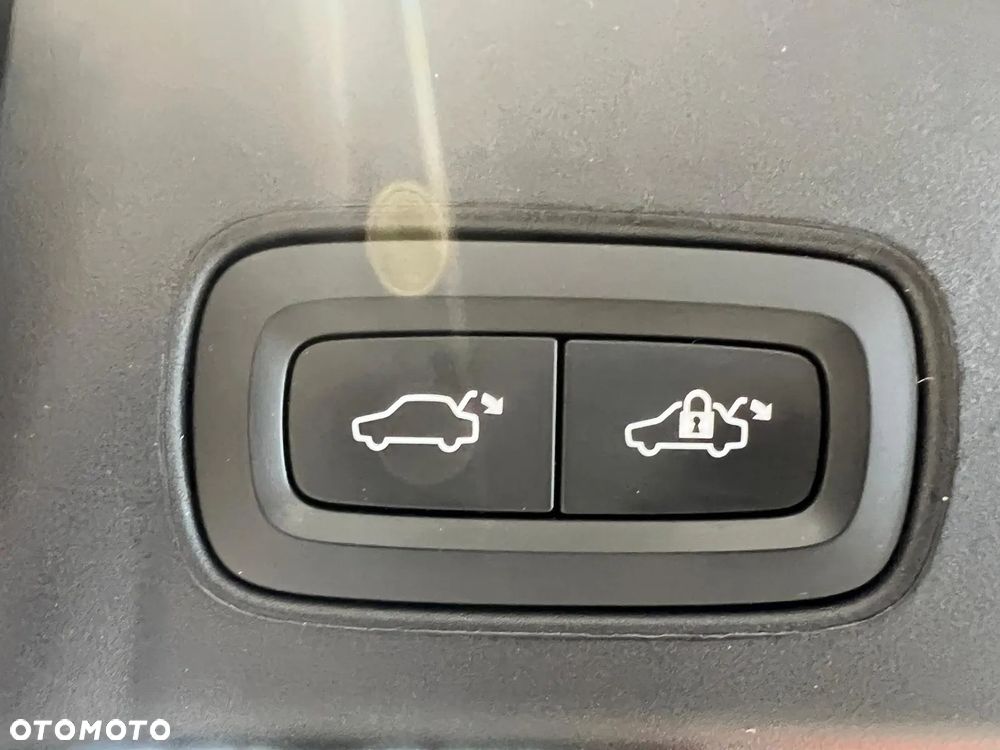 Volvo V90 Cross Country B5 D AWD Geartronic Pro - 23