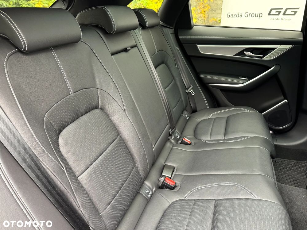 Jaguar F-Pace P250 AWD R-Dynamic SE - 16