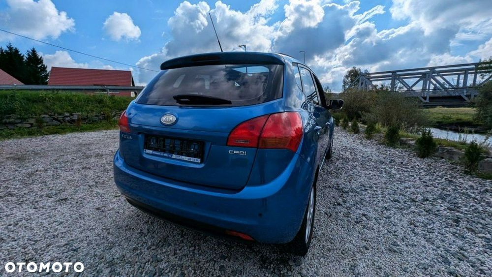 Kia Venga - 10
