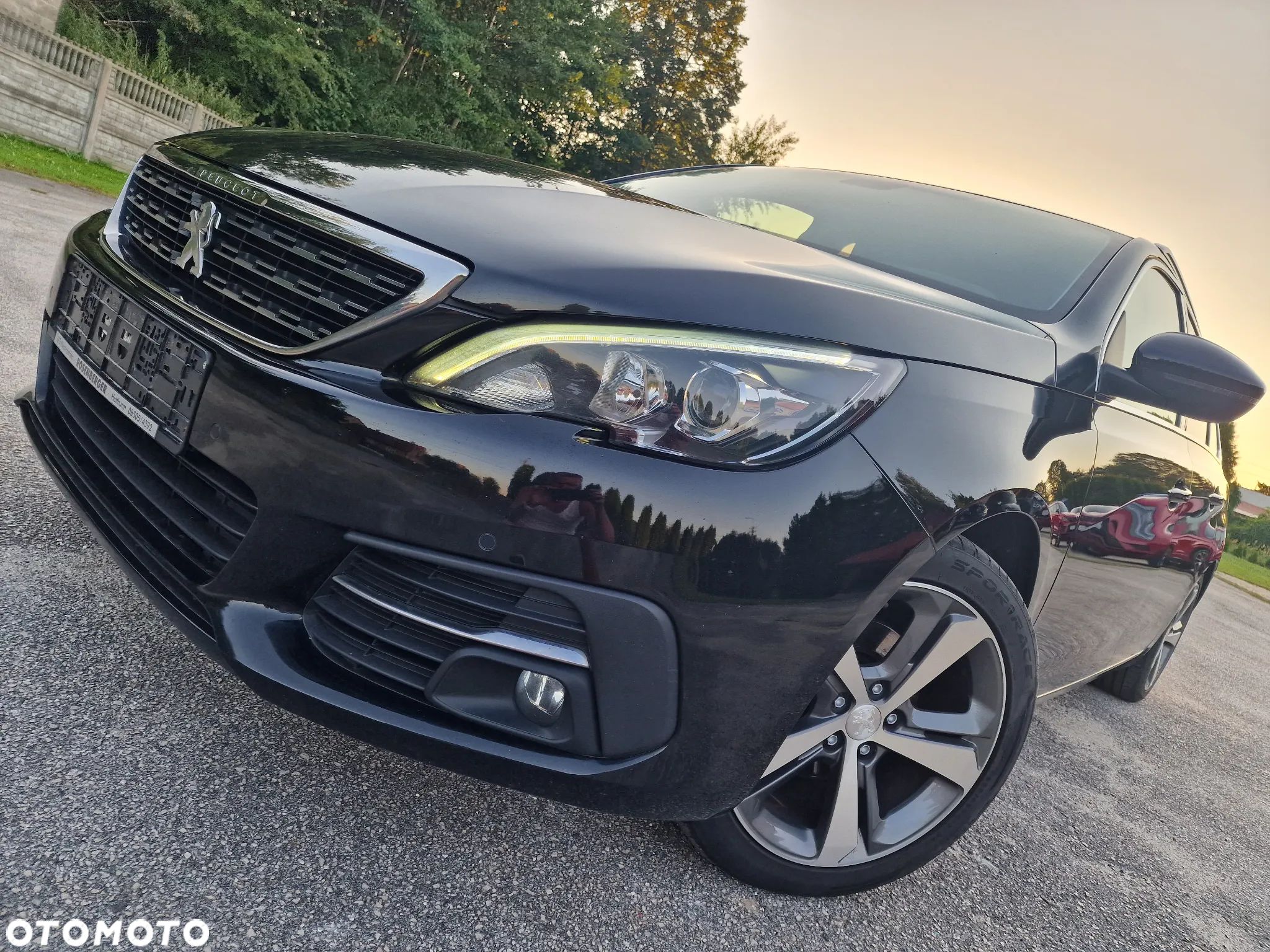 Peugeot 308 - 1