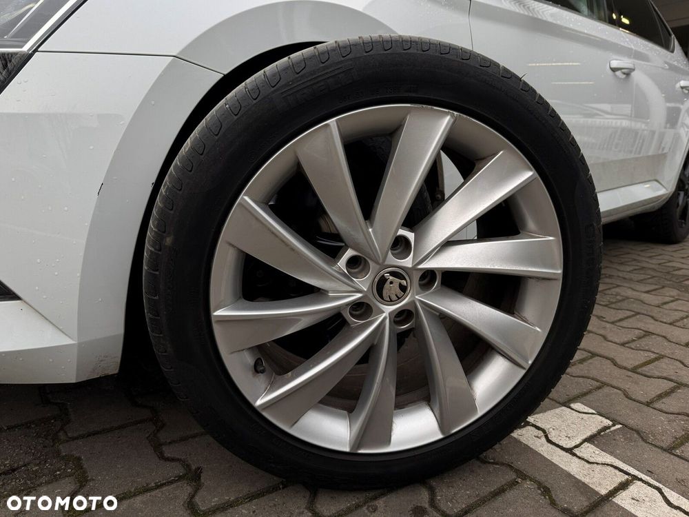 Skoda Superb 2.0 TDI SCR Style DSG - 4