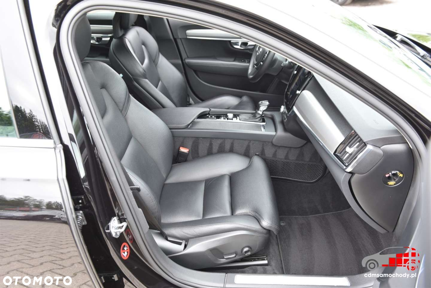 Volvo V90 D4 Momentum - 21