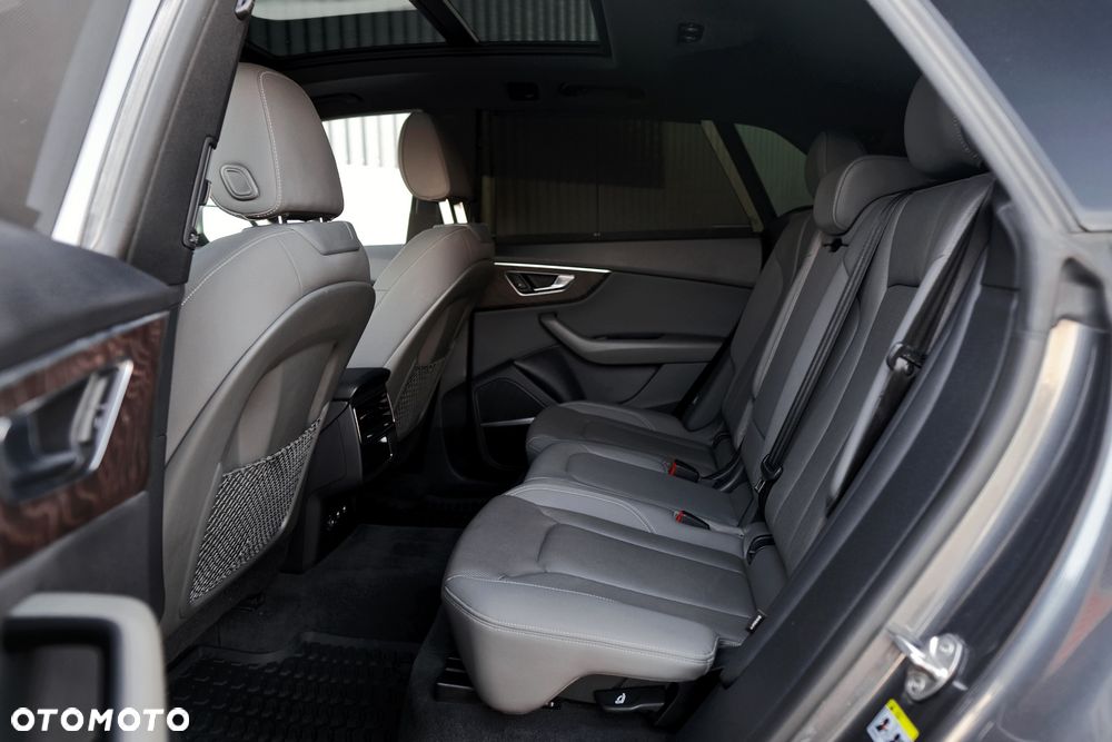 Audi Q8 55 TFSI quattro tiptronic - 31