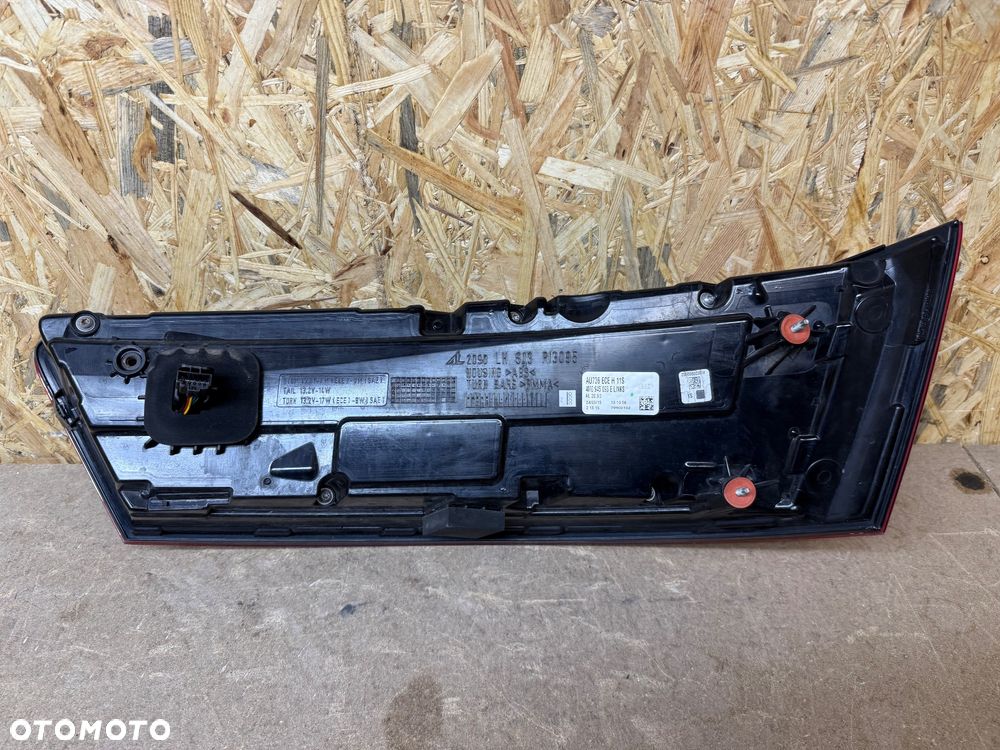 AUDI Q7 4M LAMPA LEWA TYLNA 4M0945093E MATRIX - 7