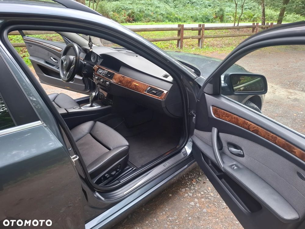 BMW Seria 5 530d xDrive - 17