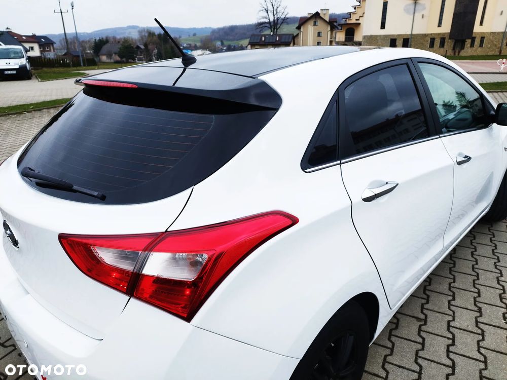 Hyundai i30 blue 1.4 Style - 15