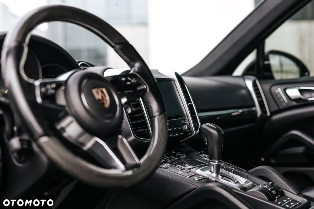 Porsche Cayenne E-Hybrid - 15