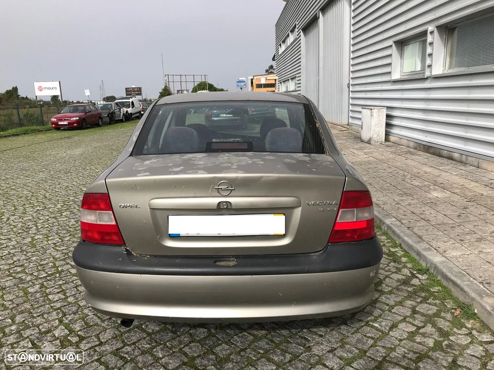 Opel Vectra B 1.6i 4P 1997 - Para Peças - 4