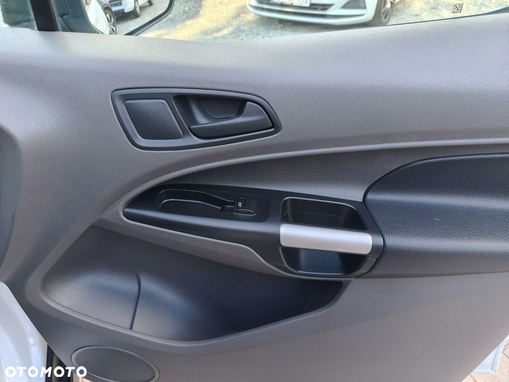 Ford Transit Connect - 22