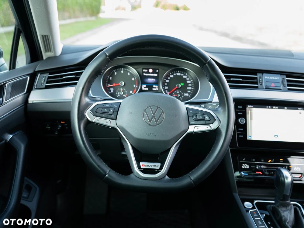 Volkswagen Passat - 25