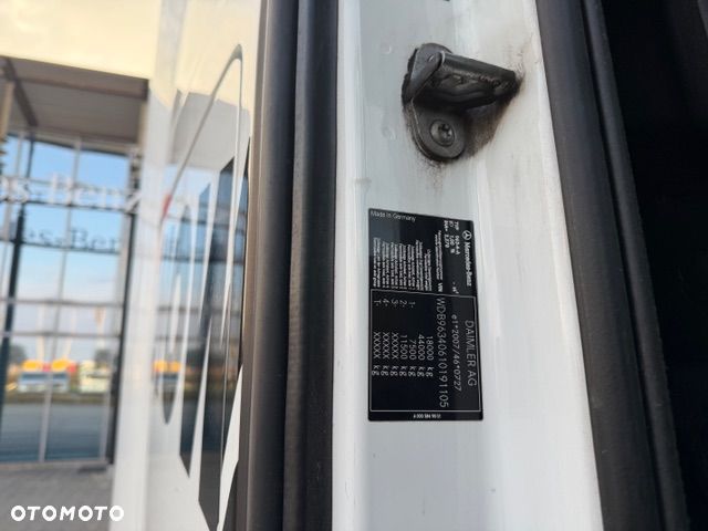 Mercedes-Benz 1845 - 12