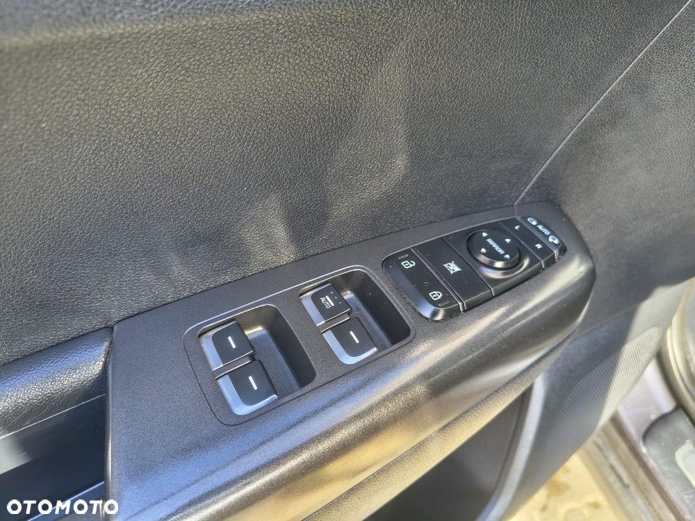 Kia Sportage 1.6 GDI 2WD ISG Spirit - 17